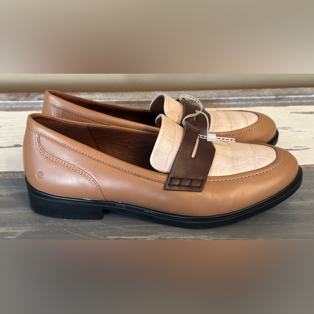 NWOT ECCO Womens Dress Classic 15 Loafer - Size 5-5.5
